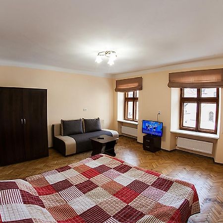Квартира В Центрі На Вулиці Вірменській 12 Є Дві Спальні Двуспальні Ліжка Leópolis Exterior foto